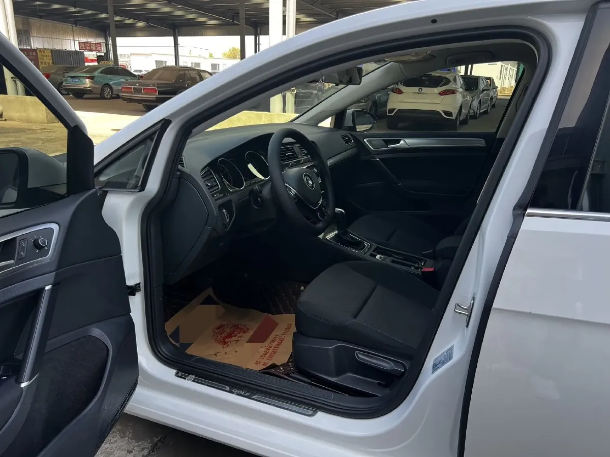 2020 Volkswagen Golf 1.2T 116HP L4 7DCT,autocango,china used car exporter,china ev exporter,chinese used car exporter,chinese used ev exporter