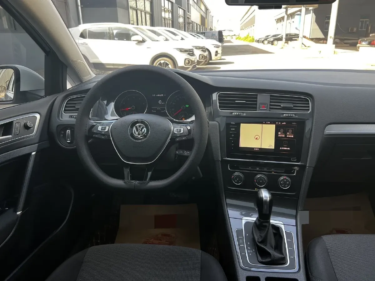 2020 Volkswagen Golf 1.2T 116HP L4 7DCT,autocango,china used car exporter,china ev exporter,chinese used car exporter,chinese used ev exporter