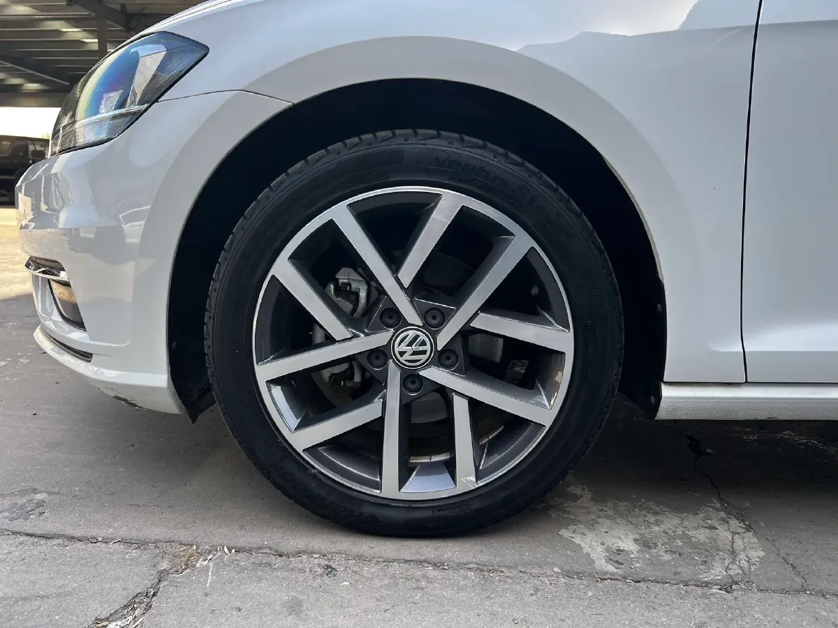 2020 Volkswagen Golf 1.2T 116HP L4 7DCT,autocango,china used car exporter,china ev exporter,chinese used car exporter,chinese used ev exporter