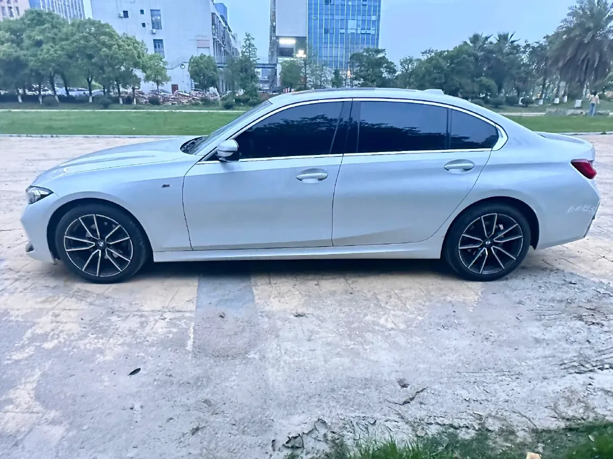 2023 BMW 3 Series 2.0T 156HP L4 8AT,autocango,china used car exporter,china ev exporter,chinese used car exporter,chinese used ev exporter