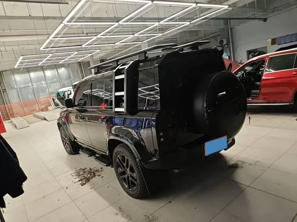2023 Land Rover Defender 3.0T 400HP L6 8AT,autocango,china used car exporter,china ev exporter,chinese used car exporter,chinese used ev exporter