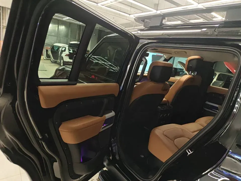 2023 Land Rover Defender 3.0T 400HP L6 8AT,autocango,china used car exporter,china ev exporter,chinese used car exporter,chinese used ev exporter