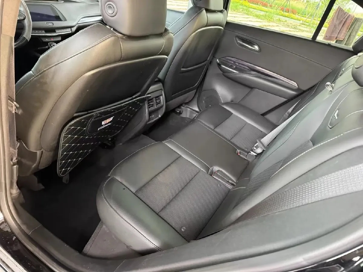 2022 Cadillac XT4 2.0T 237HP L4 9AT,autocango,china used car exporter,china ev exporter,chinese used car exporter,chinese used ev exporter