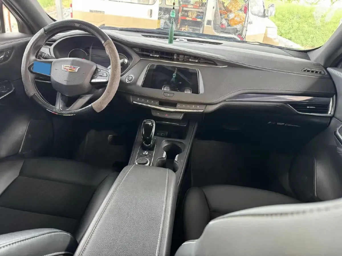 2022 Cadillac XT4 2.0T 237HP L4 9AT,autocango,china used car exporter,china ev exporter,chinese used car exporter,chinese used ev exporter