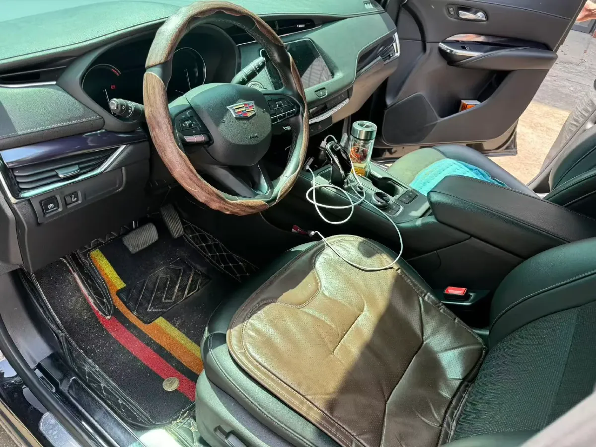 2022 Cadillac XT4 2.0T 237HP L4 9AT,autocango,china used car exporter,china ev exporter,chinese used car exporter,chinese used ev exporter