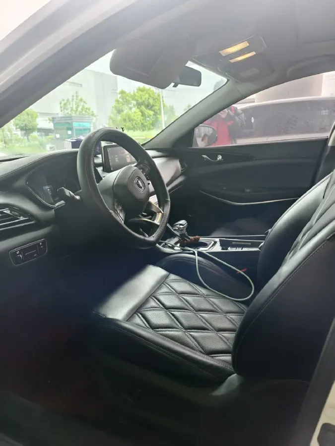 2022 ChangAn Raeton CC 1.5T 188HP L4 7DCT,autocango,china used car exporter,china ev exporter,chinese used car exporter,chinese used ev exporter