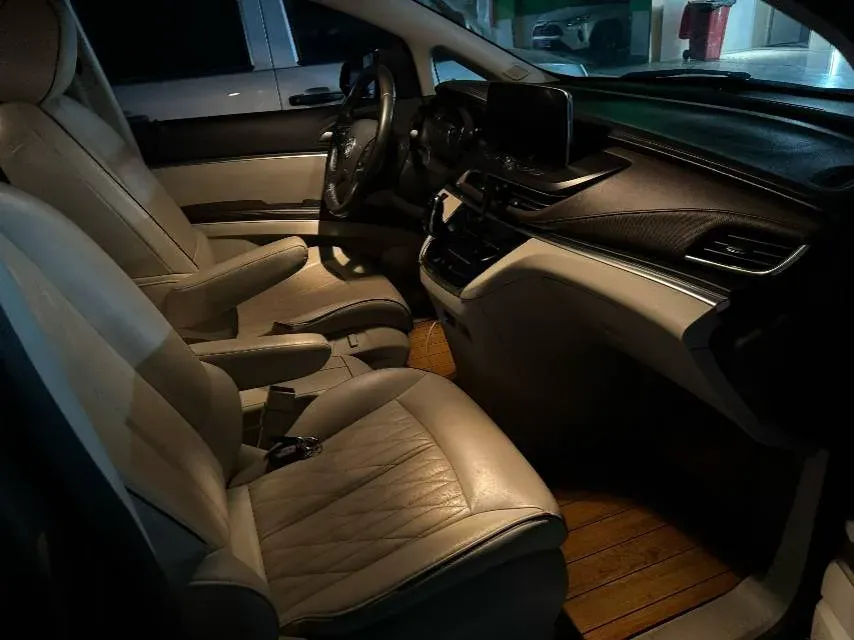 2021 Buick GL8 2.0T 237HP L4 9AT,autocango,china used car exporter,china ev exporter,chinese used car exporter,chinese used ev exporter