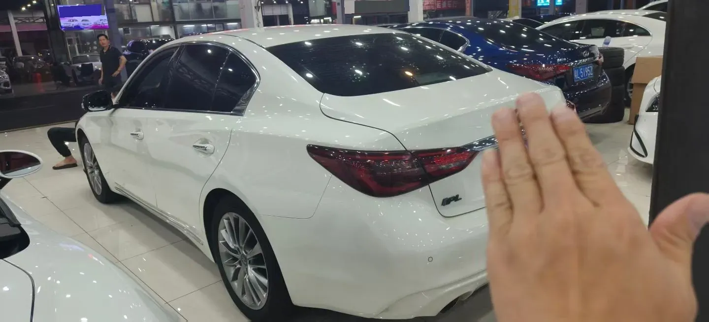 2018 Jeep Grand Commander 2.0T 265HP L4 9AT,autocango,china used car exporter,china ev exporter,chinese used car exporter,chinese used ev exporter