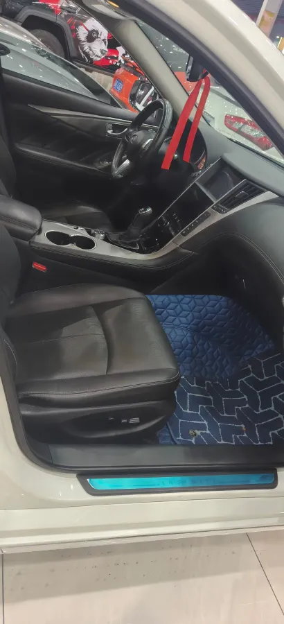 2018 Jeep Grand Commander 2.0T 265HP L4 9AT,autocango,china used car exporter,china ev exporter,chinese used car exporter,chinese used ev exporter