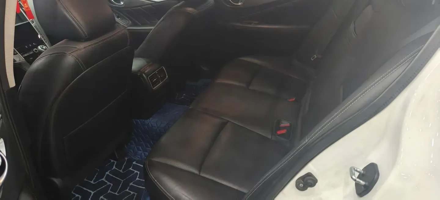 2018 Jeep Grand Commander 2.0T 265HP L4 9AT,autocango,china used car exporter,china ev exporter,chinese used car exporter,chinese used ev exporter