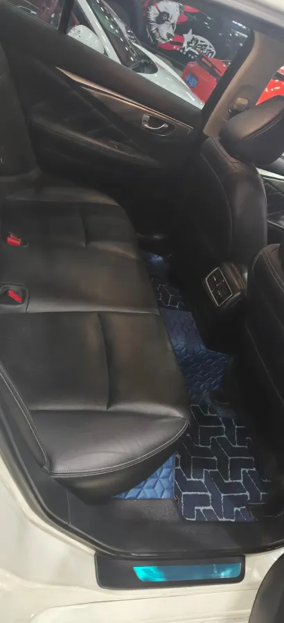 2018 Jeep Grand Commander 2.0T 265HP L4 9AT,autocango,china used car exporter,china ev exporter,chinese used car exporter,chinese used ev exporter