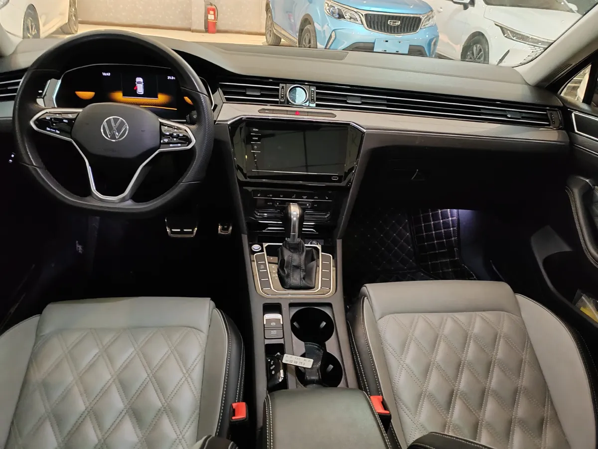 2023 Volkswagen Magotan 1.4T 150HP L4 7DCT,autocango,china used car exporter,china ev exporter,chinese used car exporter,chinese used ev exporter