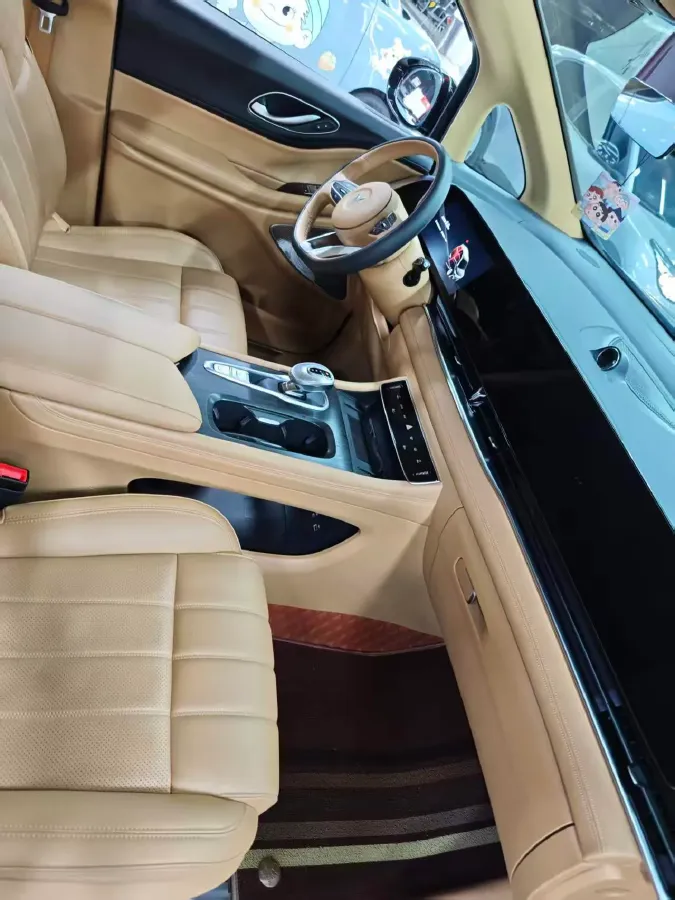 2024 Voyah Dream 1.5T 150HP L4 PHEV 43KWH,autocango,china used car exporter,china ev exporter,chinese used car exporter,chinese used ev exporter