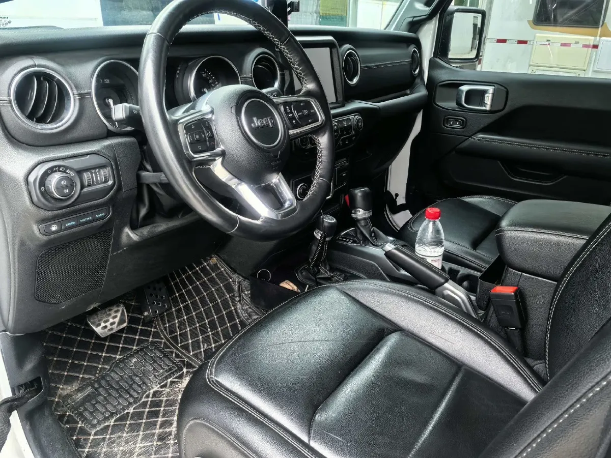 2021 Jeep Wrangler 2.0T 266HP L4 8AT PHEV 17KWH,autocango,china used car exporter,china ev exporter,chinese used car exporter,chinese used ev exporter