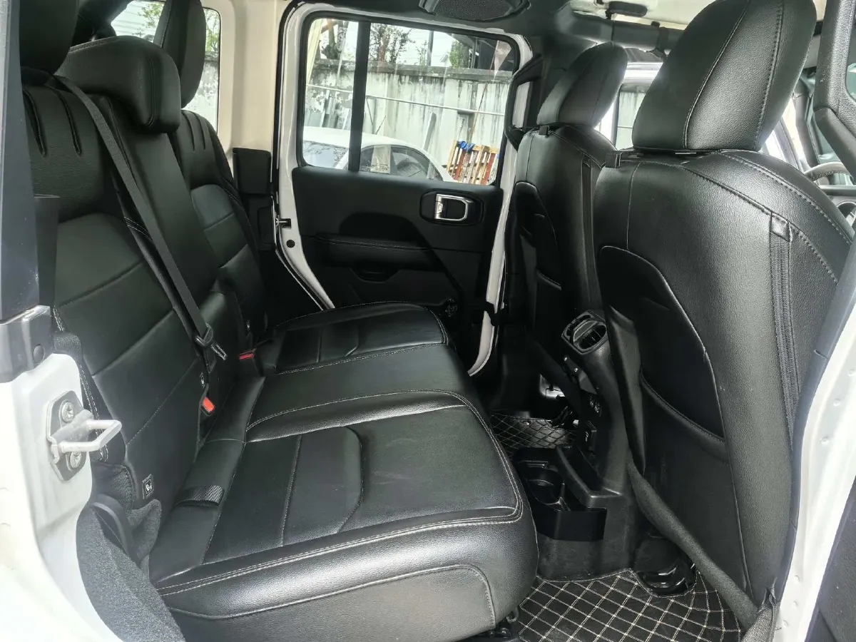 2021 Jeep Wrangler 2.0T 266HP L4 8AT PHEV 17KWH,autocango,china used car exporter,china ev exporter,chinese used car exporter,chinese used ev exporter