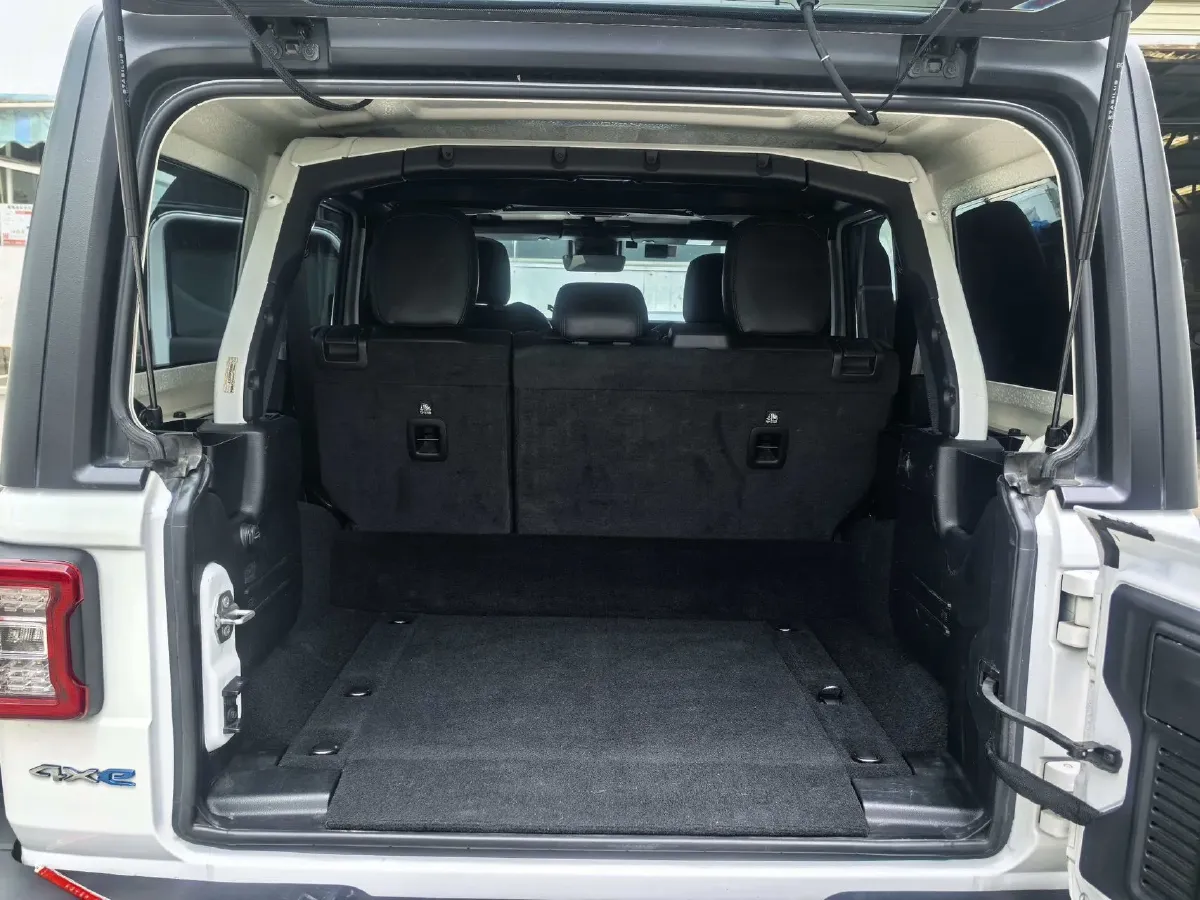 2021 Jeep Wrangler 2.0T 266HP L4 8AT PHEV 17KWH,autocango,china used car exporter,china ev exporter,chinese used car exporter,chinese used ev exporter