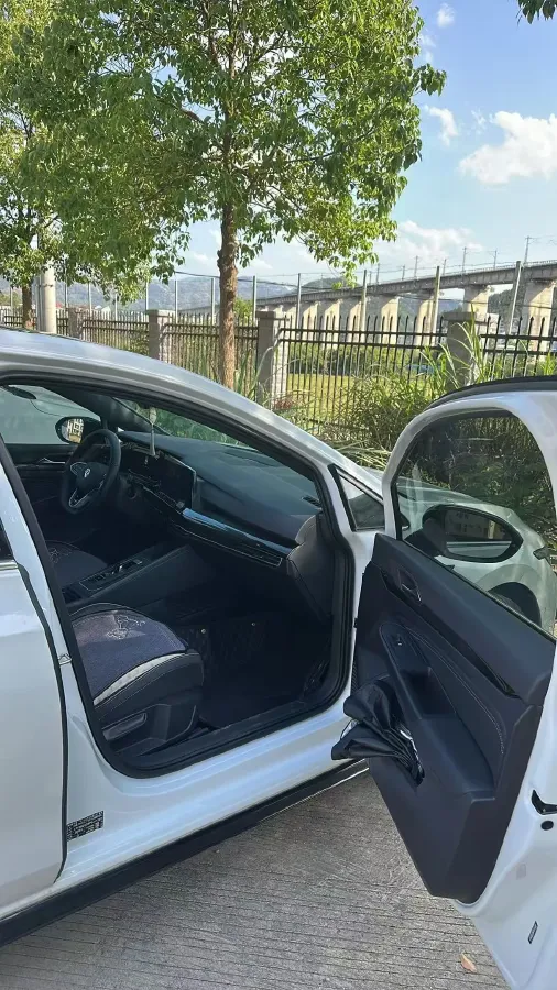 2023 Volkswagen Golf 1.4T 150HP L4 7DCT,autocango,china used car exporter,china ev exporter,chinese used car exporter,chinese used ev exporter