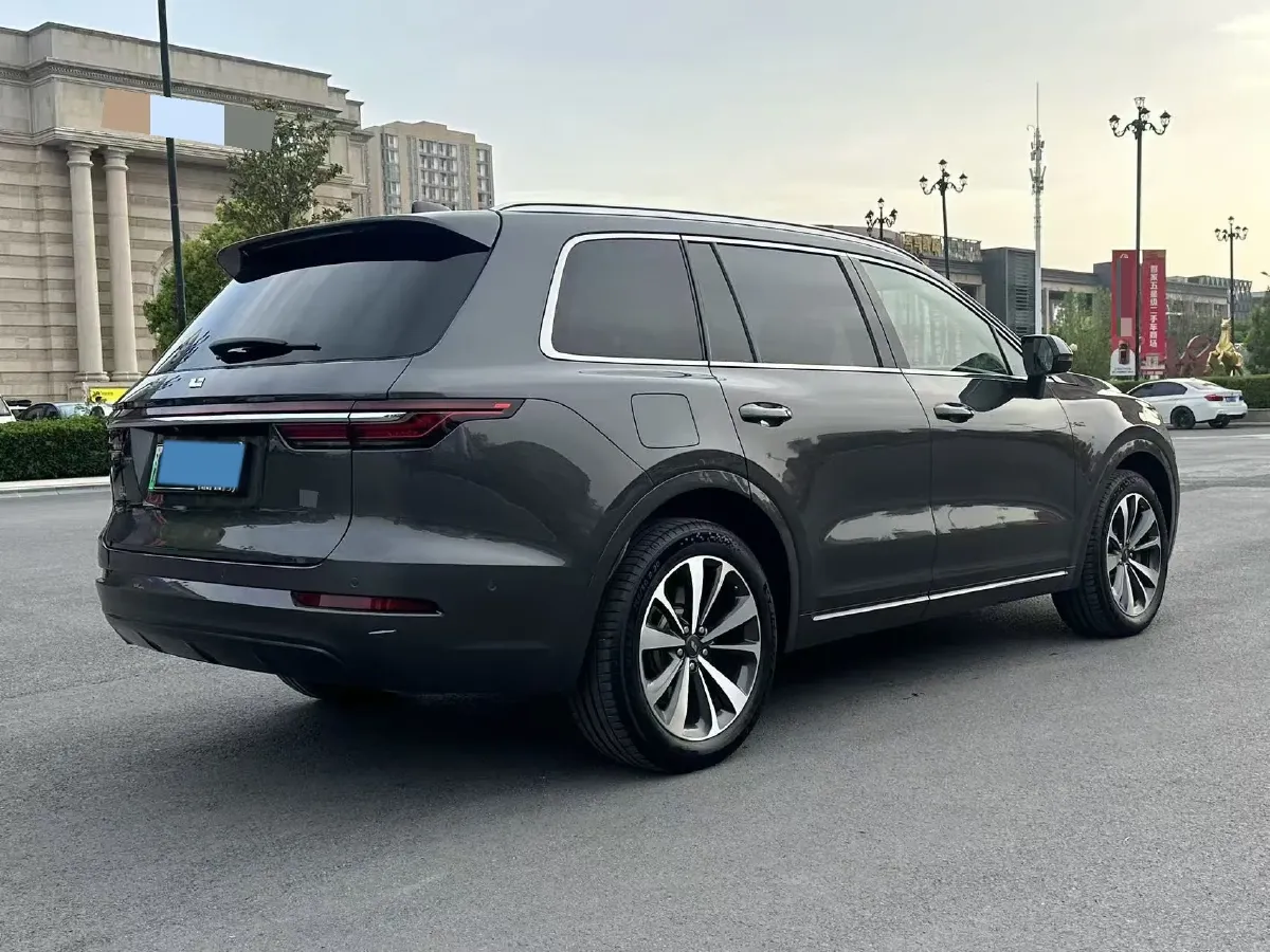 2021 Li ONE Range Extended 131HP REEV 40.5KWH,autocango,china used car exporter,china ev exporter,chinese used car exporter,chinese used ev exporter
