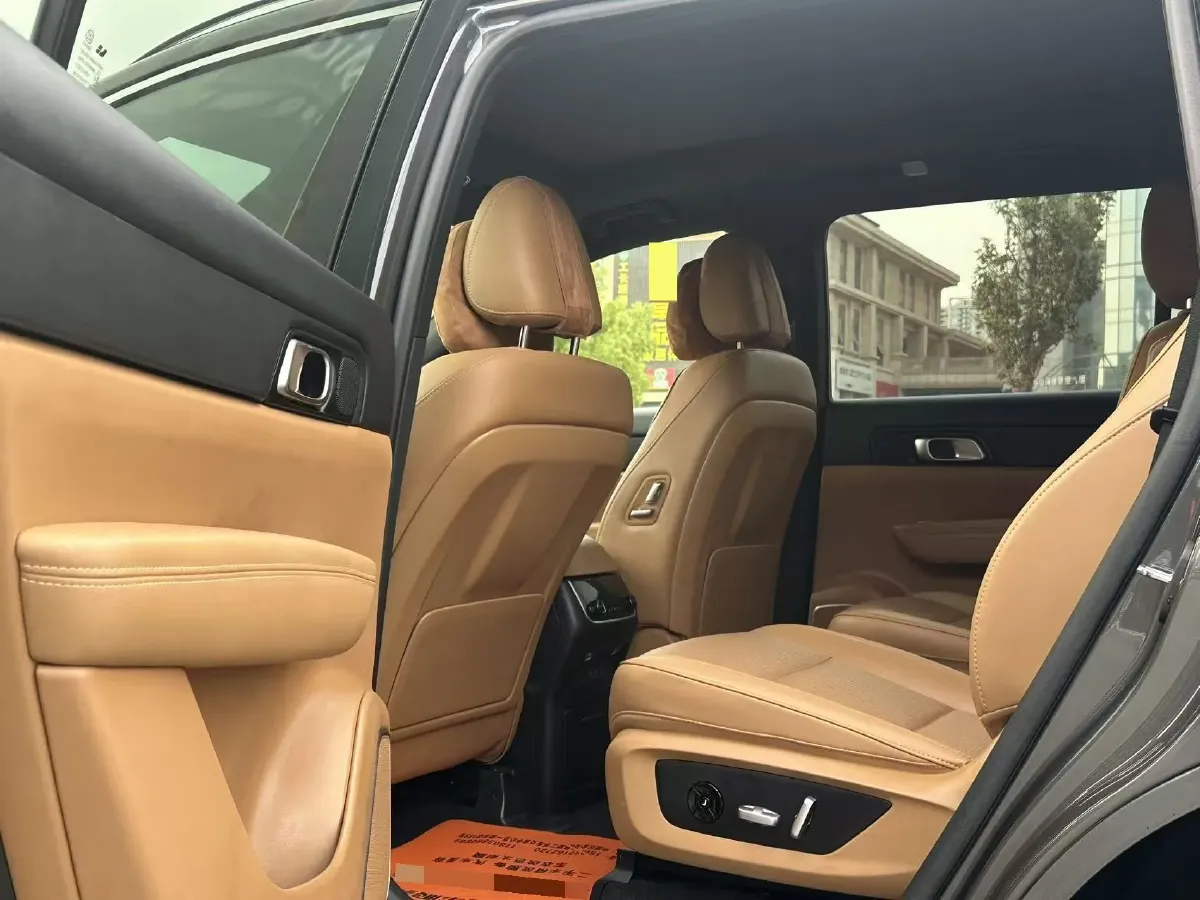 2021 Li ONE Range Extended 131HP REEV 40.5KWH,autocango,china used car exporter,china ev exporter,chinese used car exporter,chinese used ev exporter