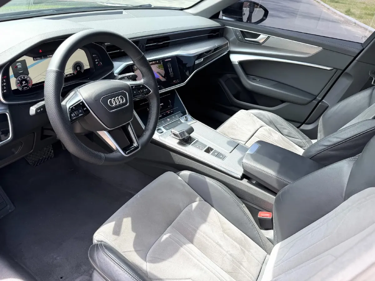 2021 Audi A6L 2.0T 190HP L4 7DCT,autocango,china used car exporter,china ev exporter,chinese used car exporter,chinese used ev exporter