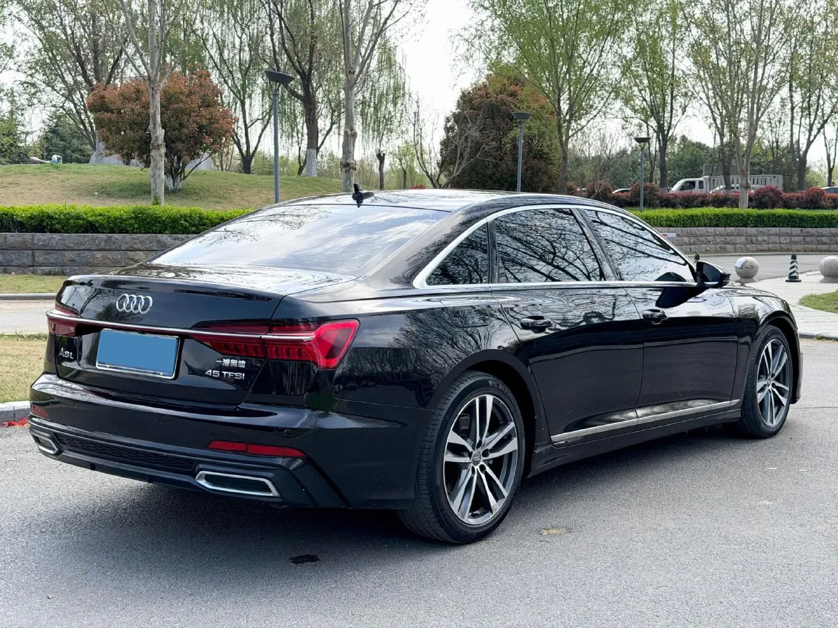 2021 Audi A6L 2.0T 190HP L4 7DCT,autocango,china used car exporter,china ev exporter,chinese used car exporter,chinese used ev exporter