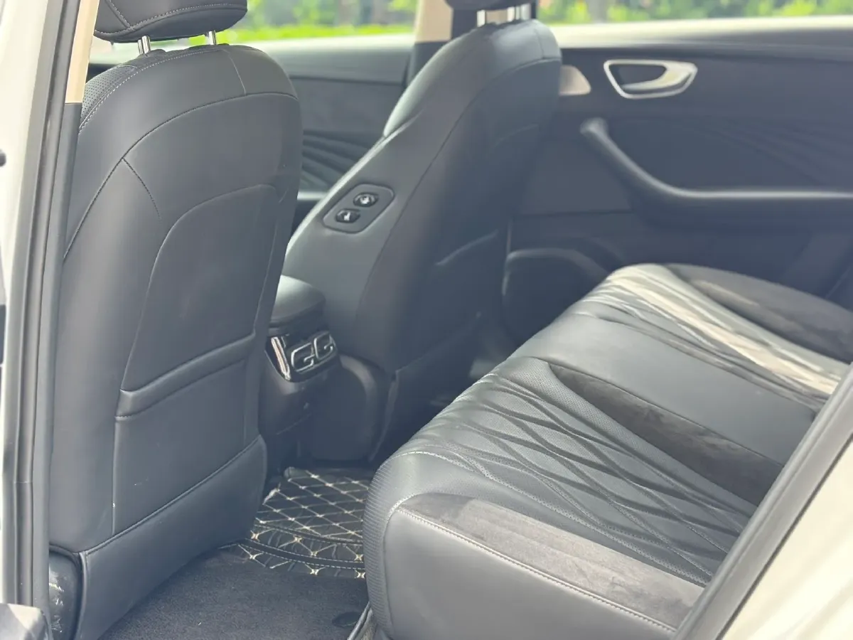 2023 Roewe D7 BEV 68.5KWH,autocango,china used car exporter,china ev exporter,chinese used car exporter,chinese used ev exporter