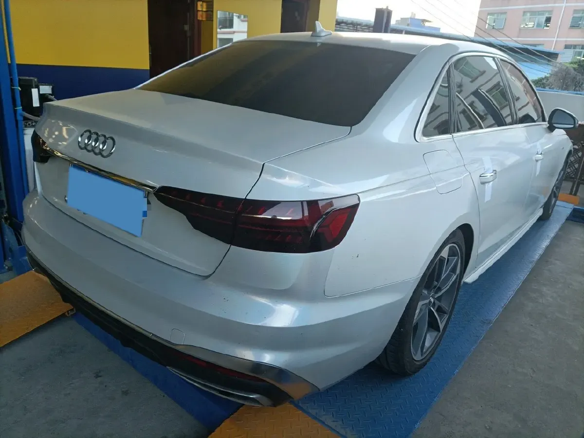 2020 Audi A4L 2.0T 190HP L4 7DCT,autocango,china used car exporter,china ev exporter,chinese used car exporter,chinese used ev exporter