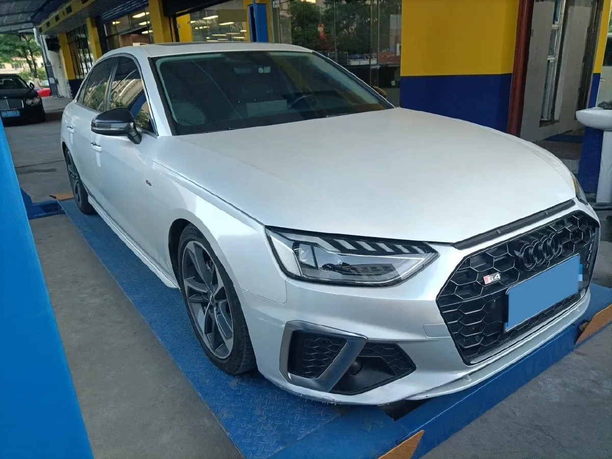 2020 Audi A4L 2.0T 190HP L4 7DCT,autocango,china used car exporter,china ev exporter,chinese used car exporter,chinese used ev exporter