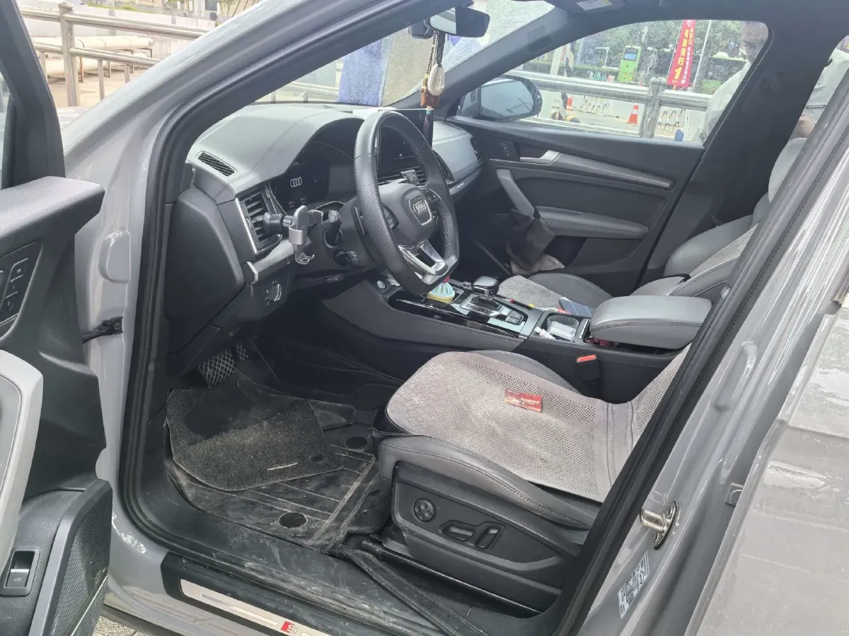 2021 Audi Q5L Sportback 2.0T 252HP L4 7DCT,autocango,china used car exporter,china ev exporter,chinese used car exporter,chinese used ev exporter