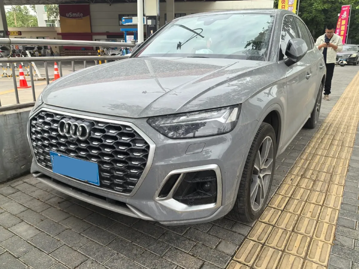 2021 Audi Q5L Sportback 2.0T 252HP L4 7DCT,autocango,china used car exporter,china ev exporter,chinese used car exporter,chinese used ev exporter