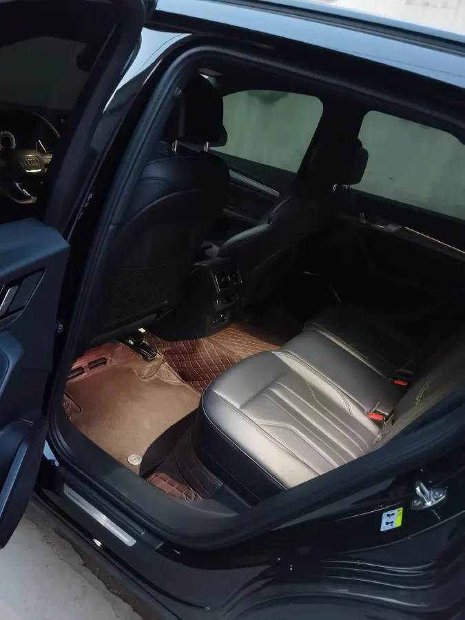 2024 Audi Q5L 2.0T 245HP L4 7DCT,autocango,china used car exporter,china ev exporter,chinese used car exporter,chinese used ev exporter