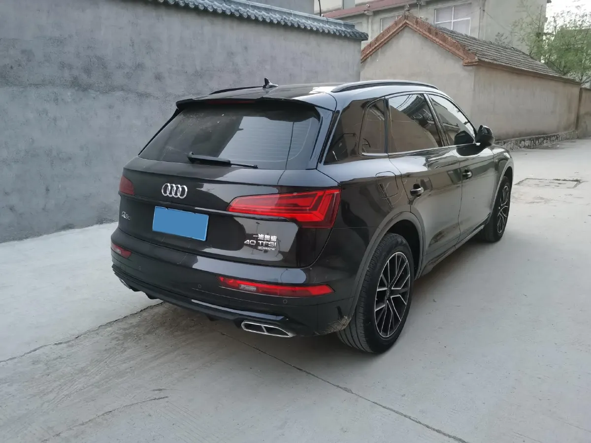 2024 Audi Q5L 2.0T 245HP L4 7DCT,autocango,china used car exporter,china ev exporter,chinese used car exporter,chinese used ev exporter