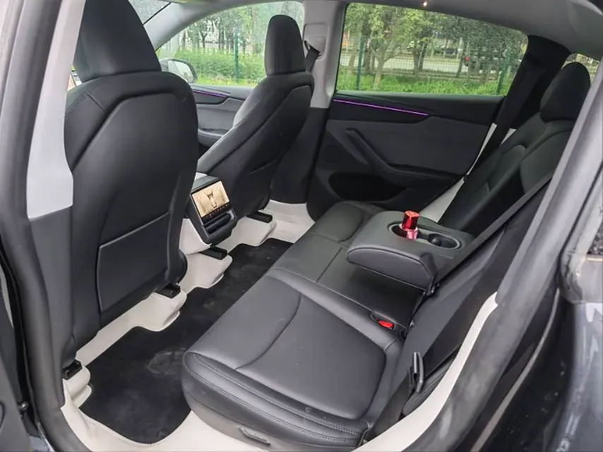 2025 Tesla Model Y BEV 62.5KWH,autocango,china used car exporter,china ev exporter,chinese used car exporter,chinese used ev exporter