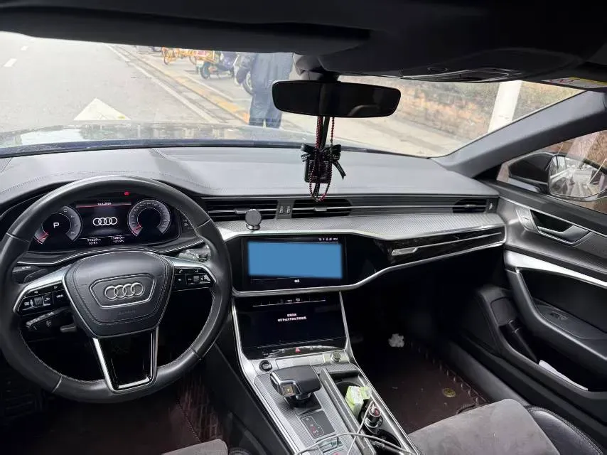 2023 Audi A6L 2.0T 245HP L4 7DCT,autocango,china used car exporter,china ev exporter,chinese used car exporter,chinese used ev exporter