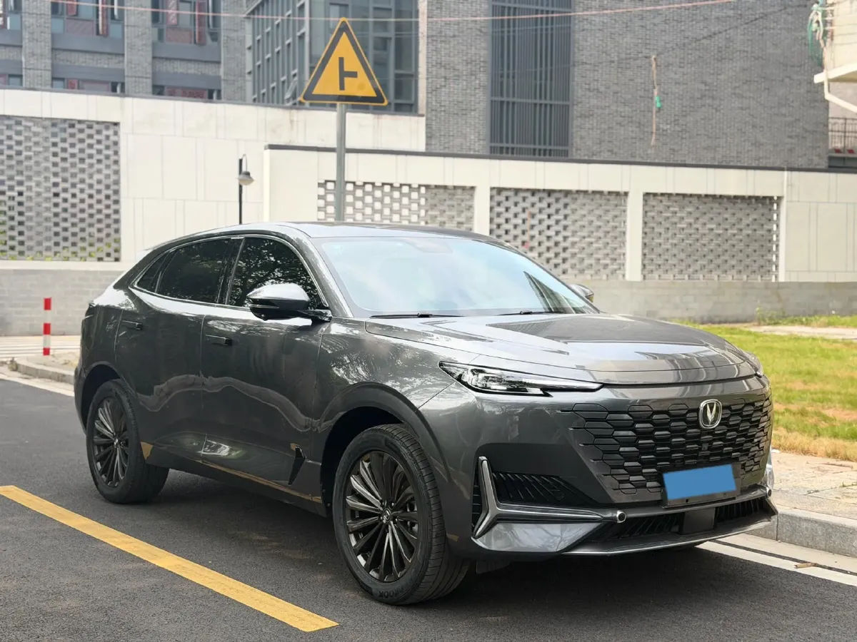 2021 ChangAn UNI-K 2.0T 233HP L4 8AT,autocango,china used car exporter,china ev exporter,chinese used car exporter,chinese used ev exporter