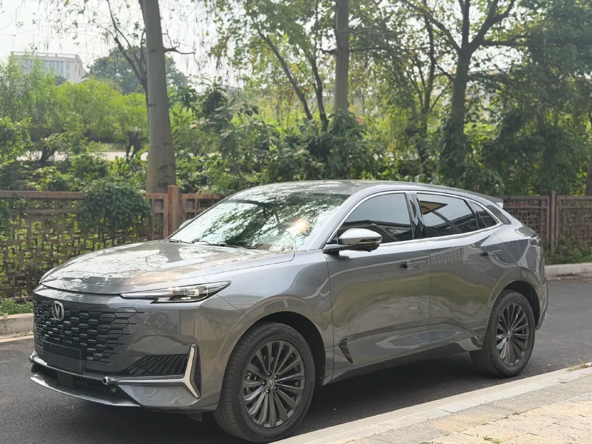 2021 ChangAn UNI-K 2.0T 233HP L4 8AT,autocango,china used car exporter,china ev exporter,chinese used car exporter,chinese used ev exporter