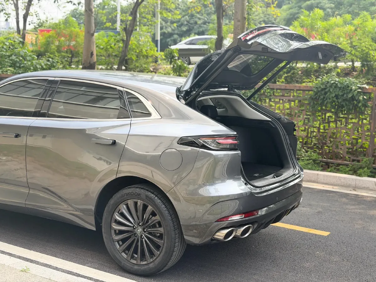 2021 ChangAn UNI-K 2.0T 233HP L4 8AT,autocango,china used car exporter,china ev exporter,chinese used car exporter,chinese used ev exporter