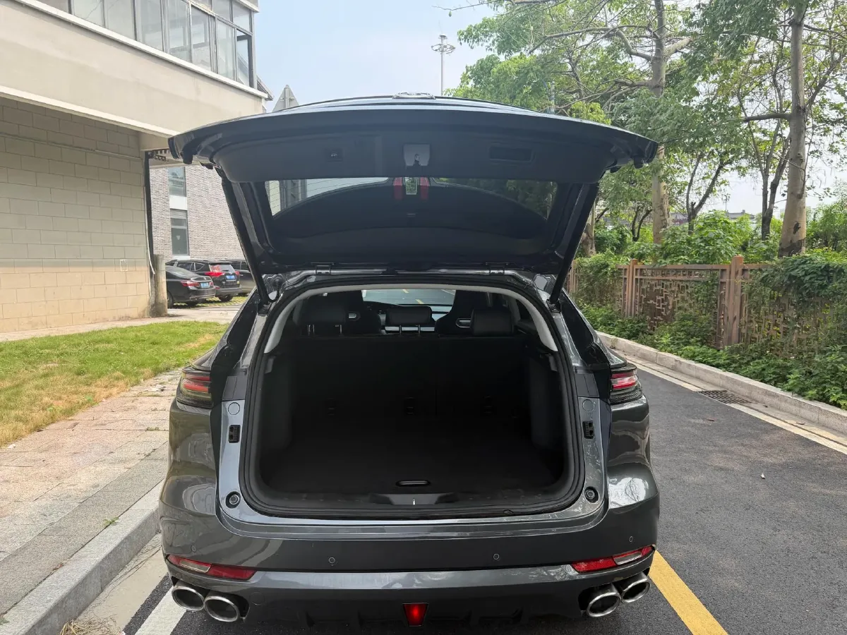 2021 ChangAn UNI-K 2.0T 233HP L4 8AT,autocango,china used car exporter,china ev exporter,chinese used car exporter,chinese used ev exporter