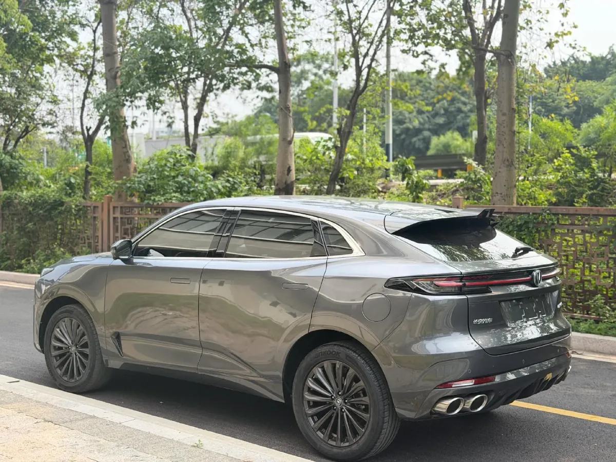 2021 ChangAn UNI-K 2.0T 233HP L4 8AT,autocango,china used car exporter,china ev exporter,chinese used car exporter,chinese used ev exporter