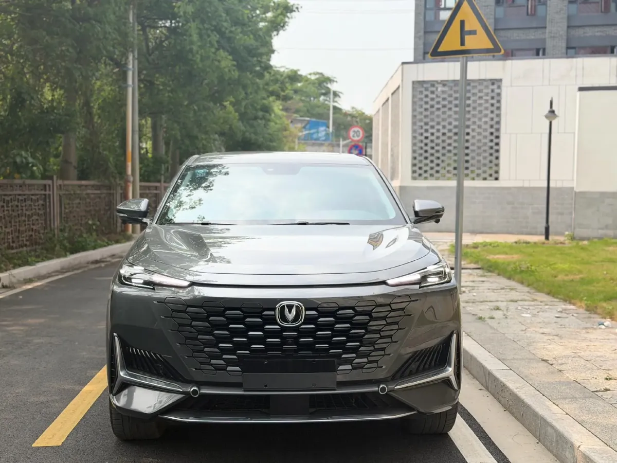 2021 ChangAn UNI-K 2.0T 233HP L4 8AT,autocango,china used car exporter,china ev exporter,chinese used car exporter,chinese used ev exporter