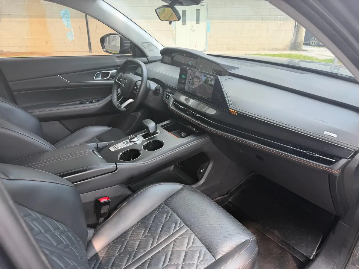 2021 ChangAn UNI-K 2.0T 233HP L4 8AT,autocango,china used car exporter,china ev exporter,chinese used car exporter,chinese used ev exporter