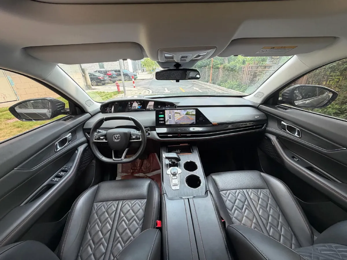 2021 ChangAn UNI-K 2.0T 233HP L4 8AT,autocango,china used car exporter,china ev exporter,chinese used car exporter,chinese used ev exporter