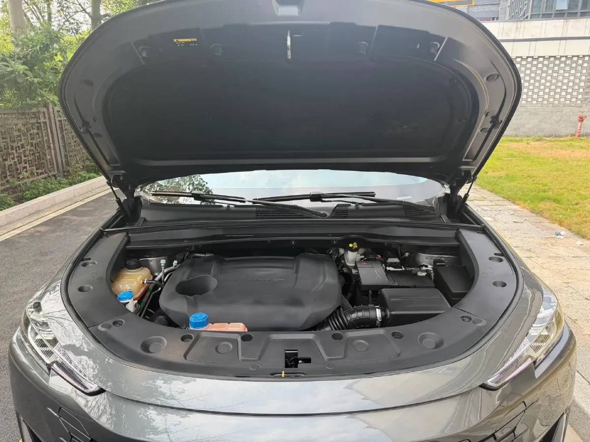 2021 ChangAn UNI-K 2.0T 233HP L4 8AT,autocango,china used car exporter,china ev exporter,chinese used car exporter,chinese used ev exporter