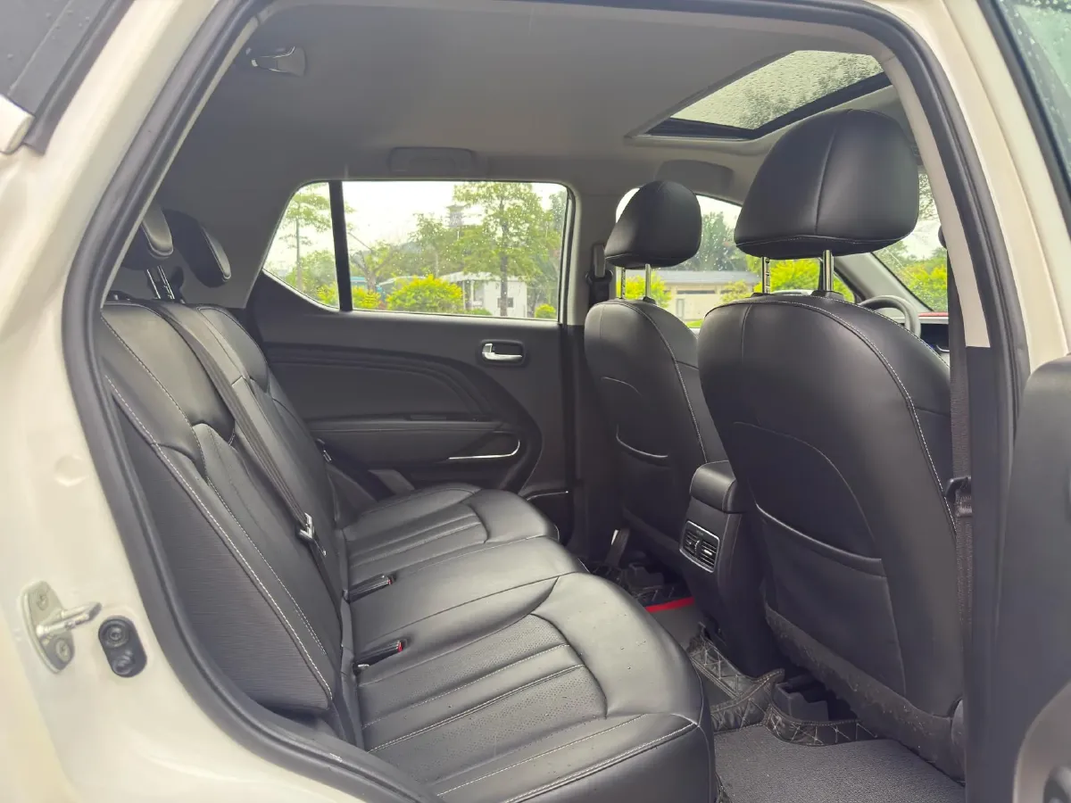 2021 GAC Trumpchi GS3 1.5T 163HP L3 6MT,autocango,china used car exporter,china ev exporter,chinese used car exporter,chinese used ev exporter