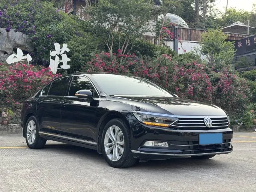 2019 Volkswagen Magotan 2.0T 186HP L4 7DCT,autocango,china used car exporter,china ev exporter,chinese used car exporter,chinese used ev exporter