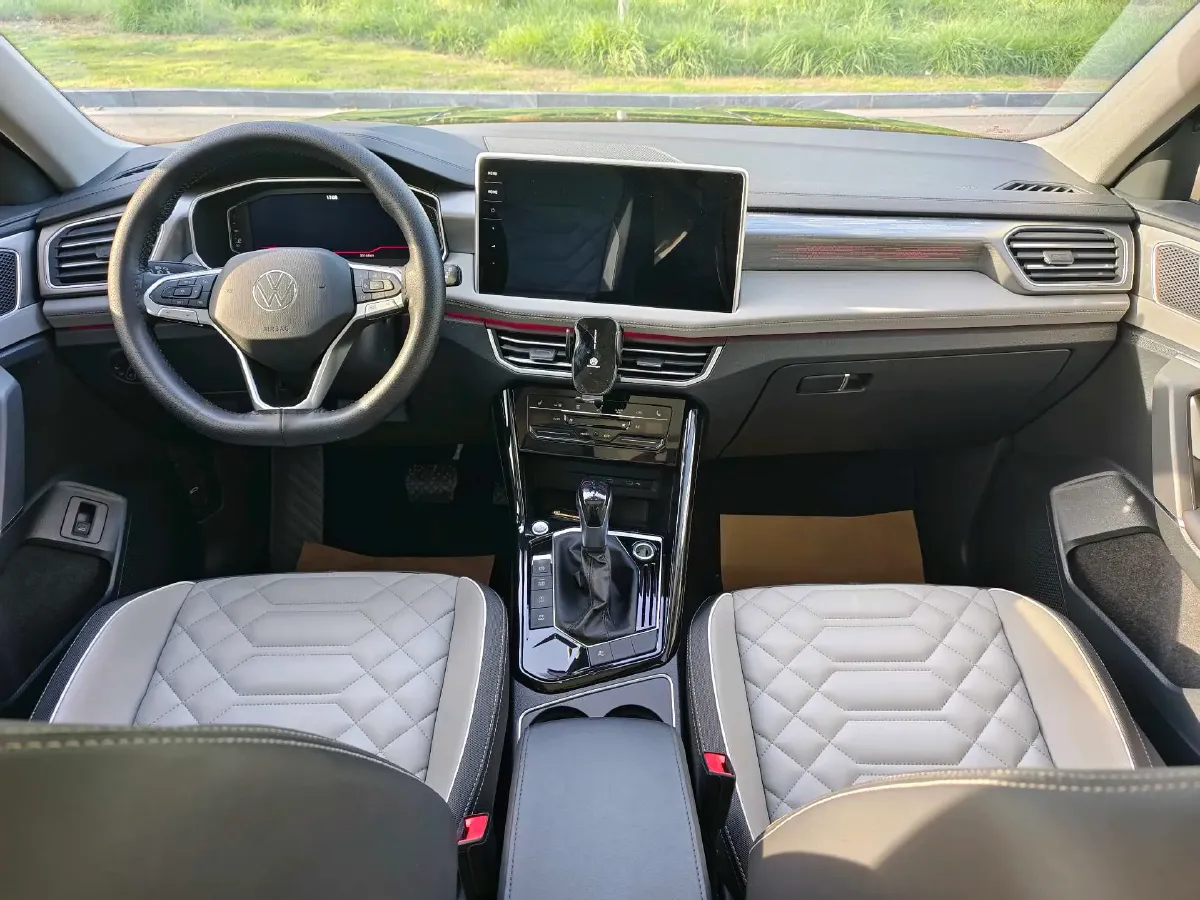 2024 Volkswagen Tayron 2.0T 186HP L4 7DCT,autocango,china used car exporter,china ev exporter,chinese used car exporter,chinese used ev exporter