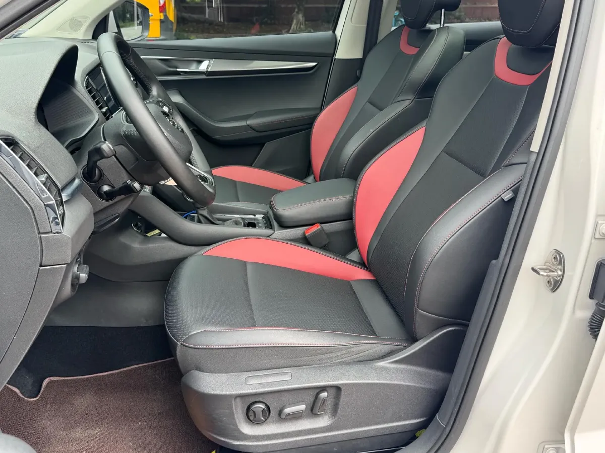 2022 Skoda Karoq 1.4T 150HP L4 7DCT,autocango,china used car exporter,china ev exporter,chinese used car exporter,chinese used ev exporter