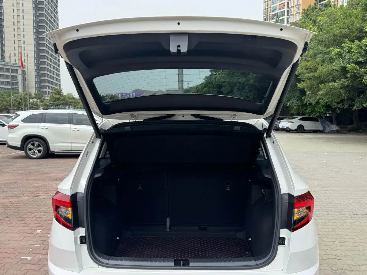 2022 Skoda Karoq 1.4T 150HP L4 7DCT,autocango,china used car exporter,china ev exporter,chinese used car exporter,chinese used ev exporter