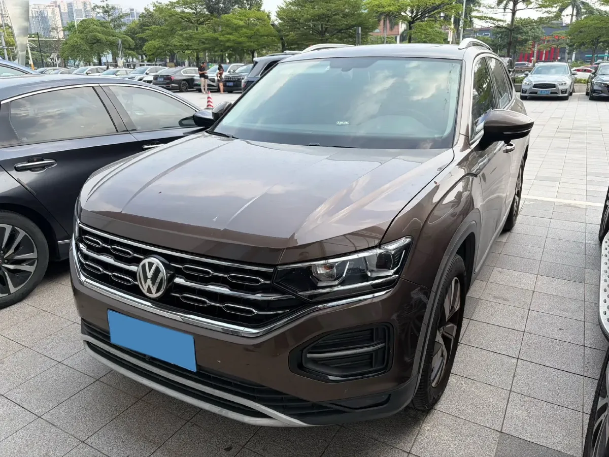 2019 Jeep Cherokee 2.0T 234HP L4 9AT,autocango,china used car exporter,china ev exporter,chinese used car exporter,chinese used ev exporter