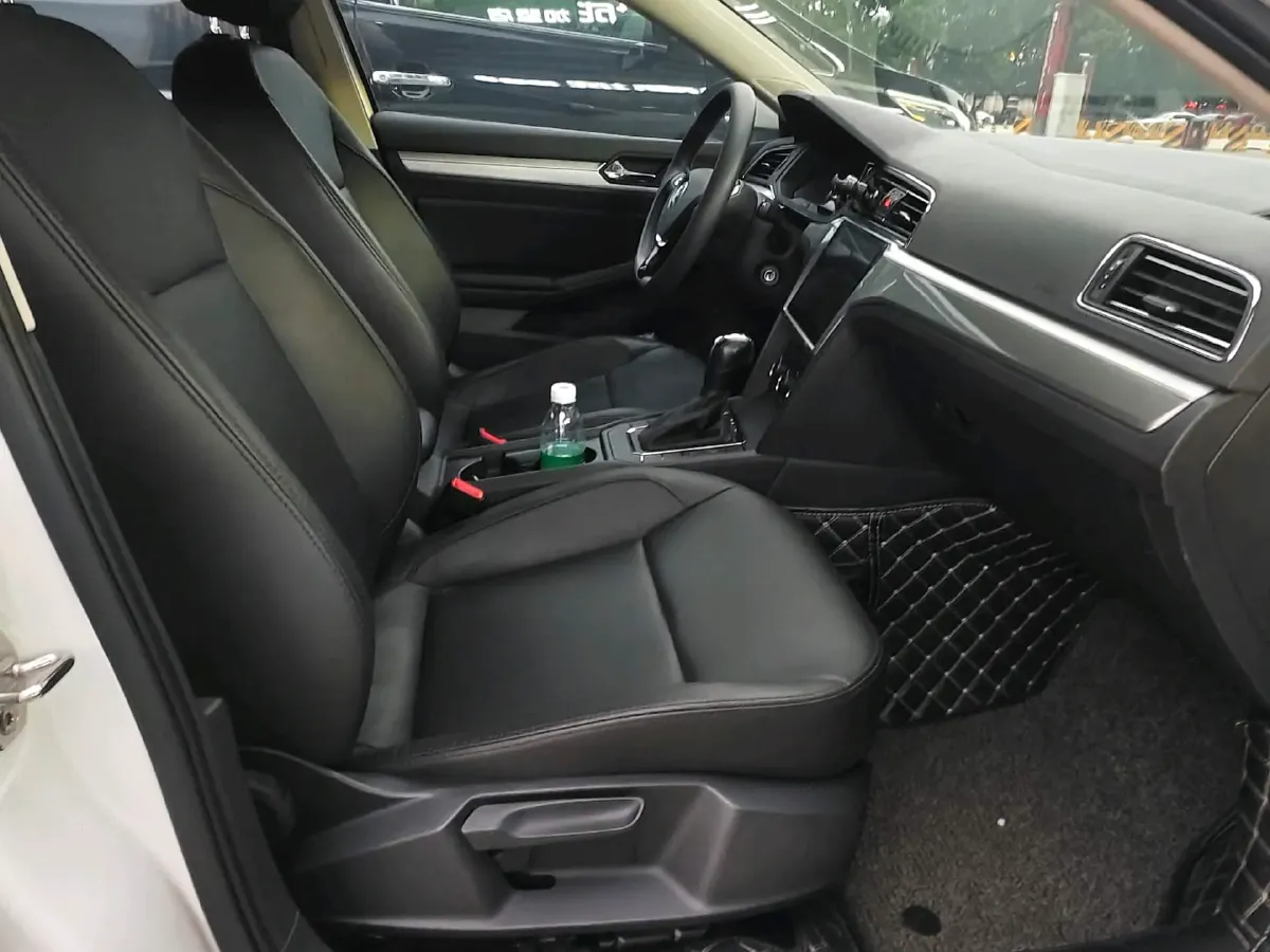 2019 Volkswagen T-Cross 1.4T 150HP L4 7DCT,autocango,china used car exporter,china ev exporter,chinese used car exporter,chinese used ev exporter